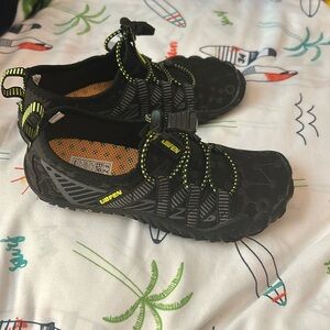 Water shoes